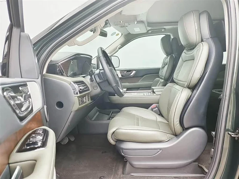 Lincoln Navigator — фото 11