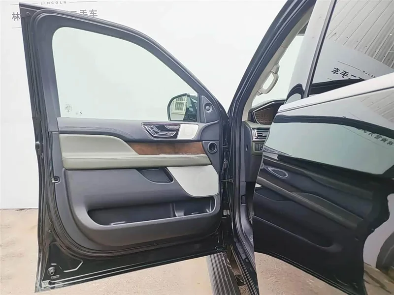 Lincoln Navigator — фото 12