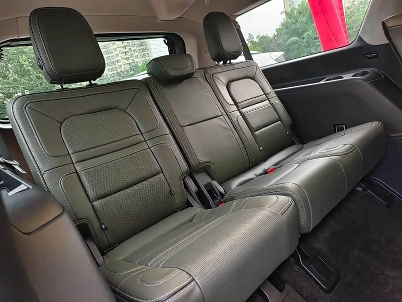Lincoln Navigator — фото 14