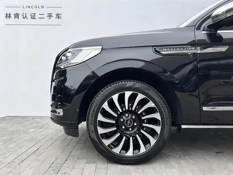 Lincoln Navigator — фото 15