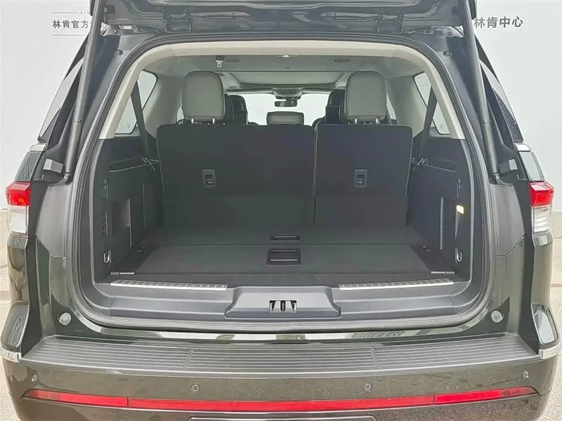 Lincoln Navigator — фото 10