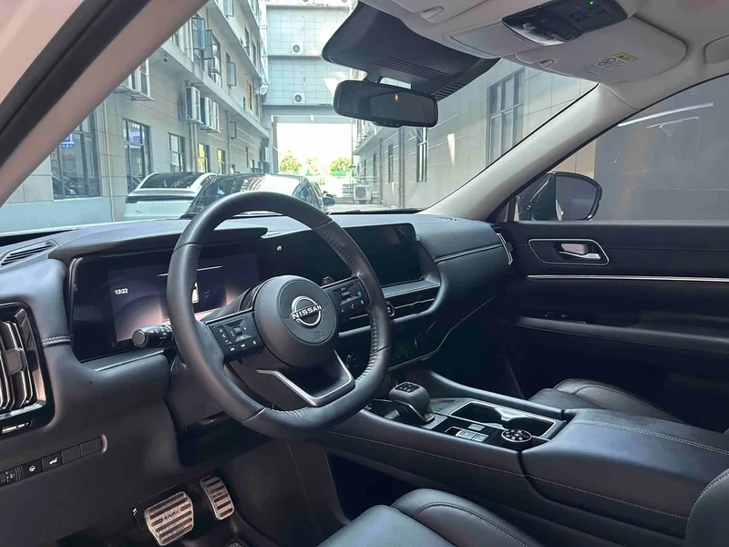 Nissan Pathfinder — фото 14