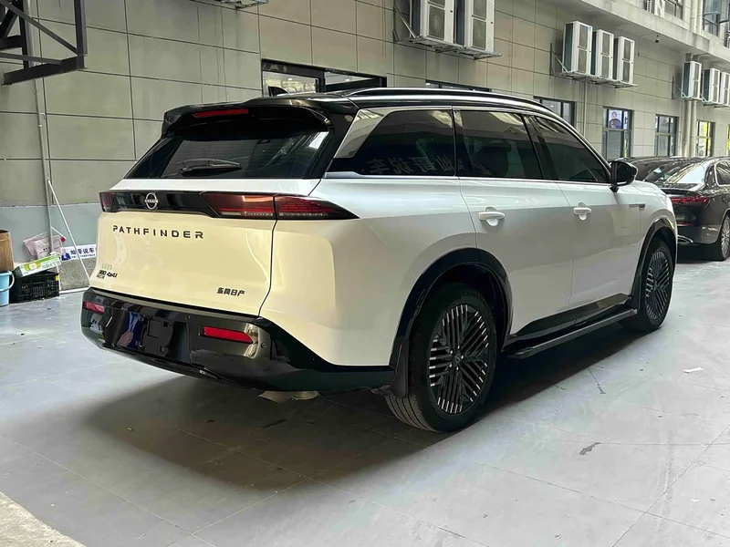 Nissan Pathfinder — фото 21
