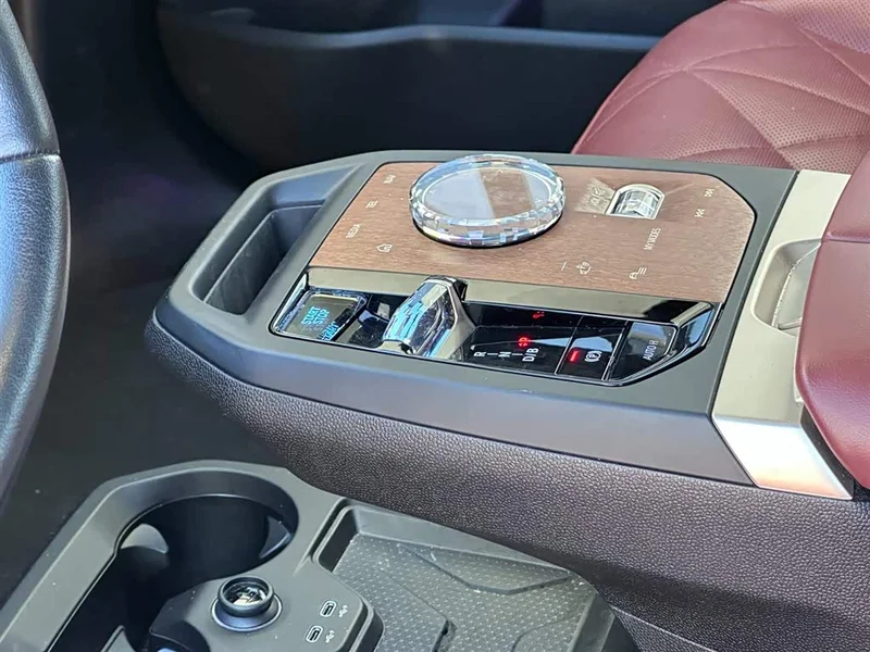 BMW iX — фото 11