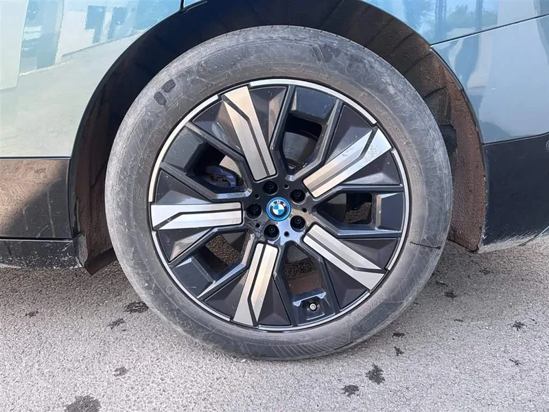 BMW iX — фото 18