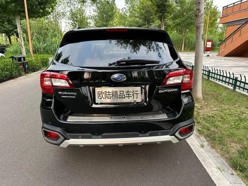 Subaru Outback — фото 11