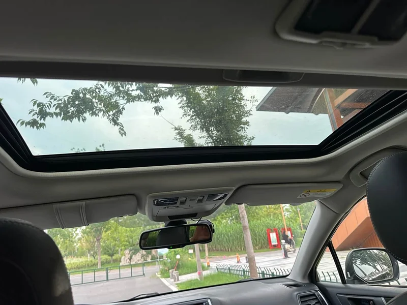 Subaru Outback — фото 15