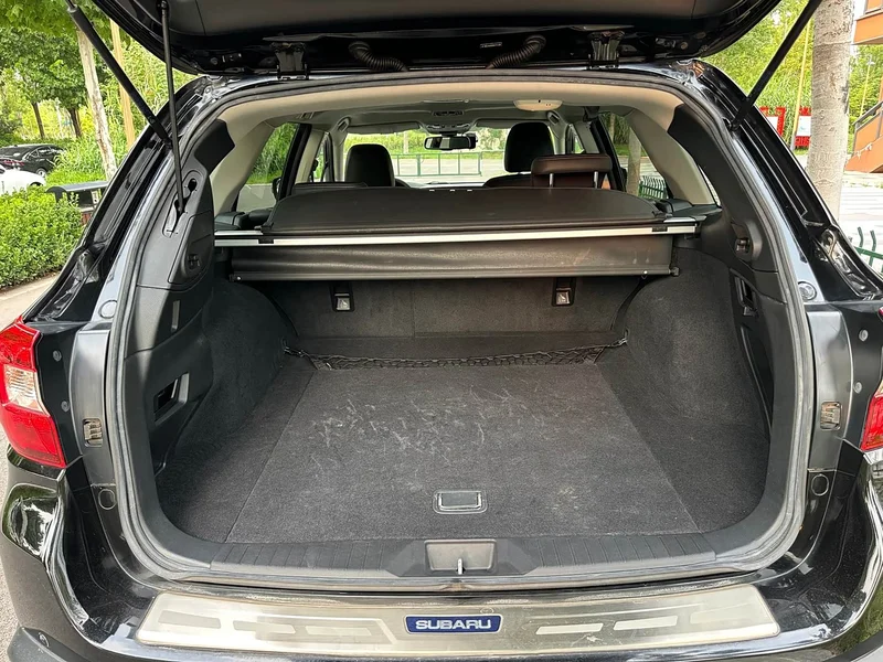 Subaru Outback — фото 9