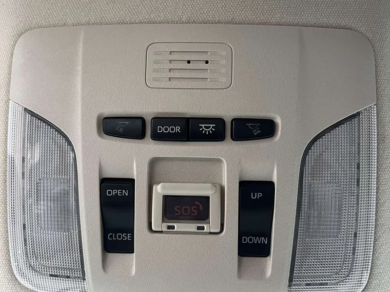 Toyota Corolla — фото 14