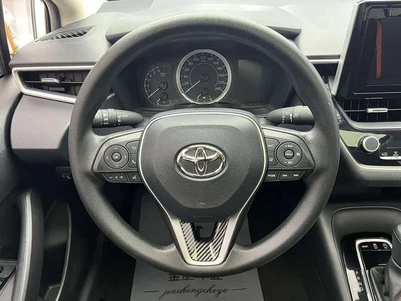 Toyota Corolla — фото 10