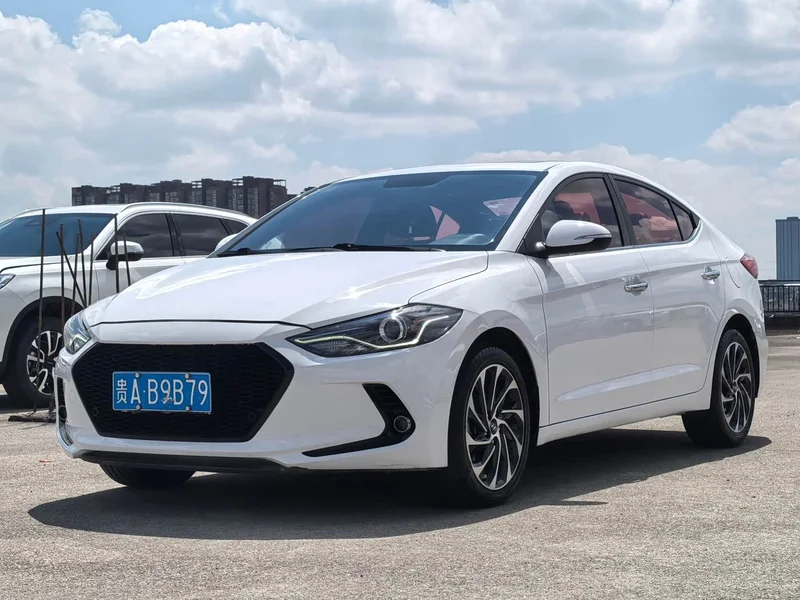 Hyundai Elantra Sport — фото 1