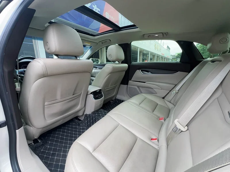 Cadillac XTS — фото 15