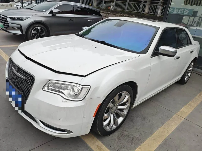 Chrysler 300C (Imported) — фото 1