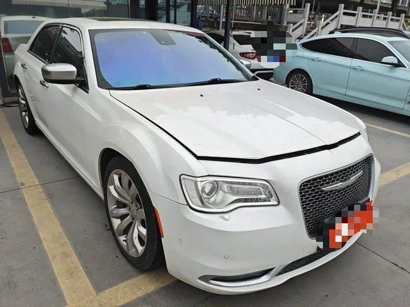 Chrysler 300C (Imported) — фото 2
