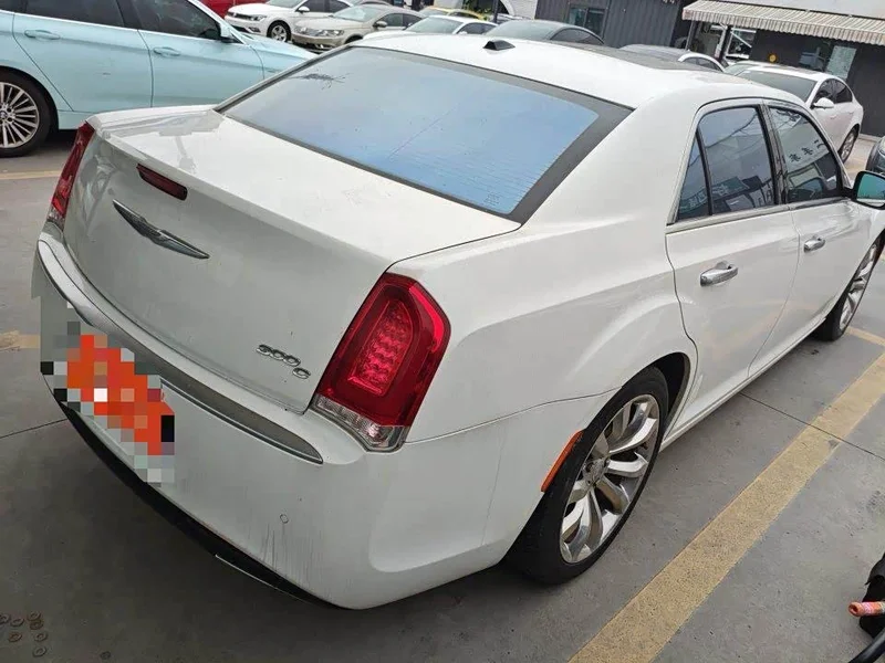 Chrysler 300C (Imported) — фото 6