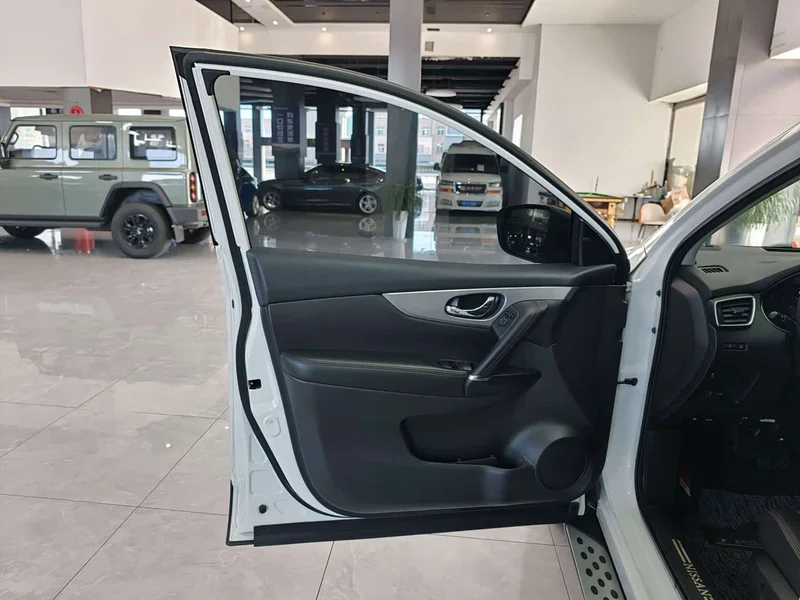 Nissan Qashqai — фото 11