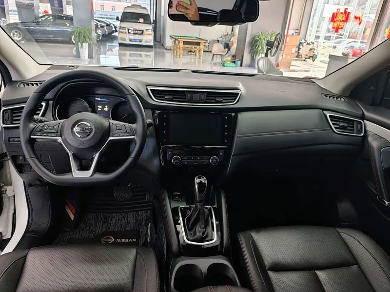 Nissan Qashqai — фото 13