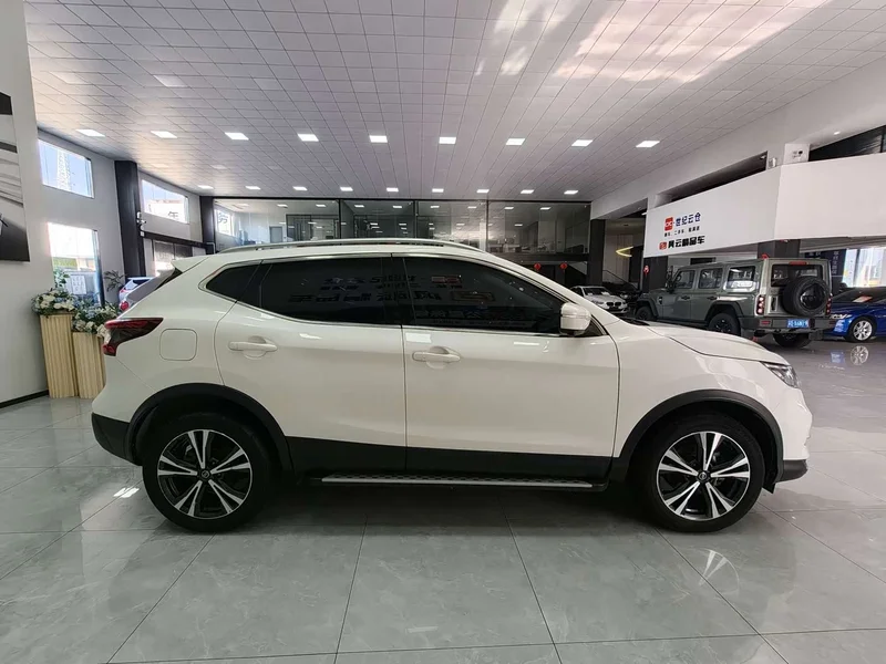 Nissan Qashqai — фото 4