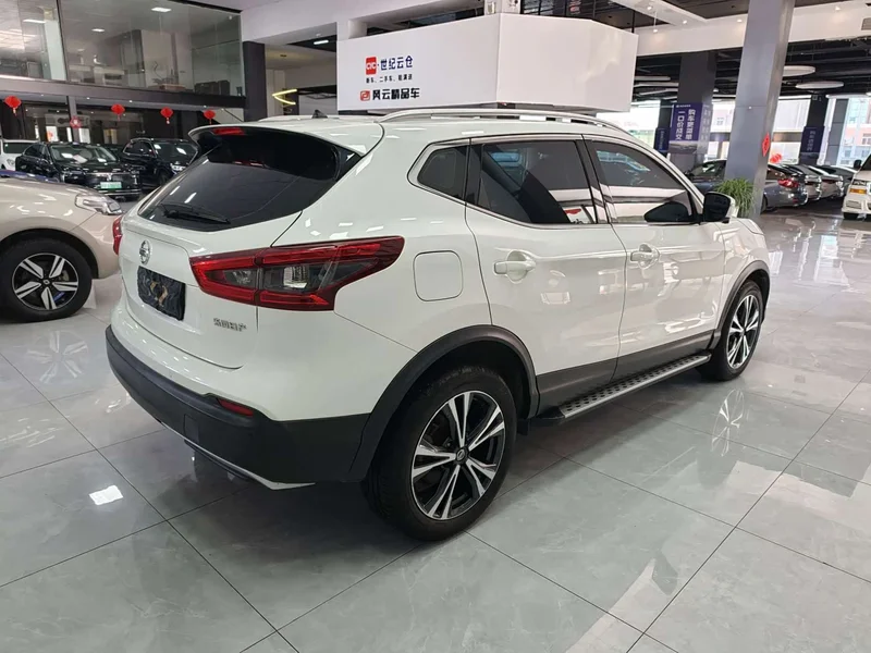 Nissan Qashqai — фото 8