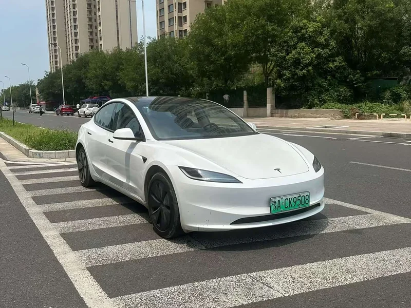 Tesla Model 3 — фото 2