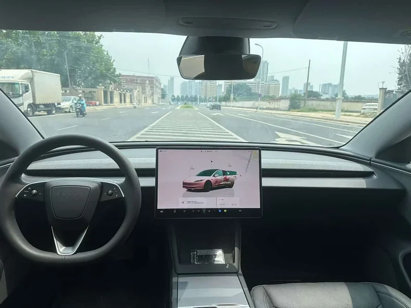 Tesla Model 3 — фото 6