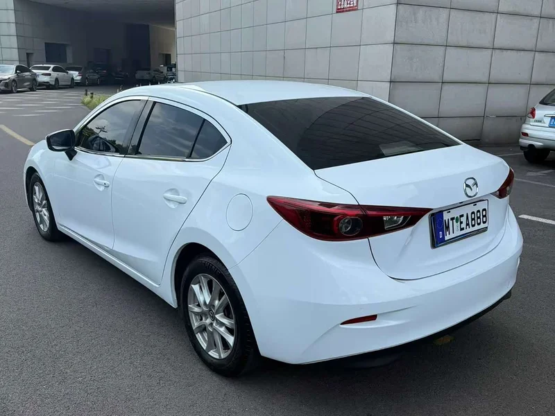 Mazda 3 Axela — фото 9
