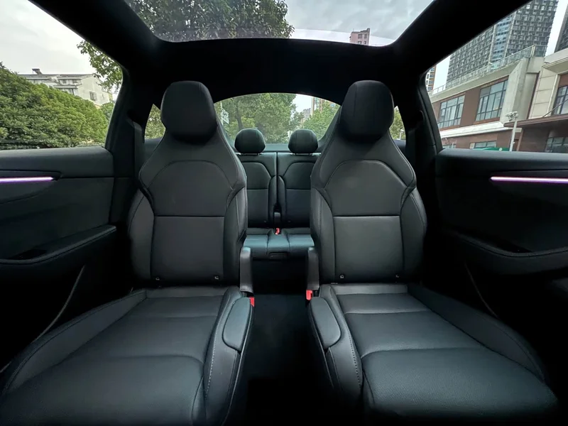 Tesla Model Y — фото 13