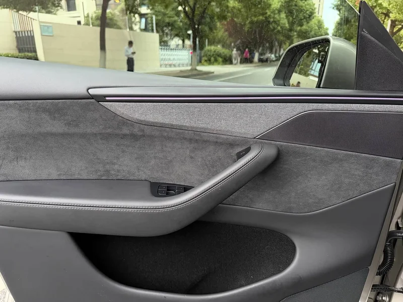 Tesla Model Y — фото 15