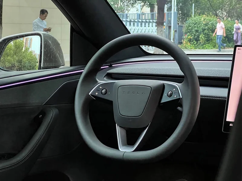 Tesla Model Y — фото 17