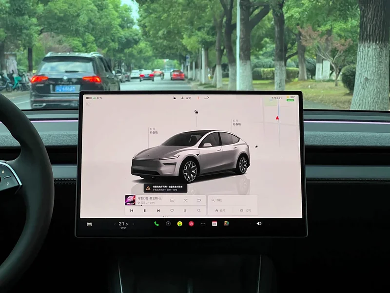 Tesla Model Y — фото 18