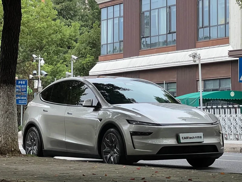 Tesla Model Y — фото 3
