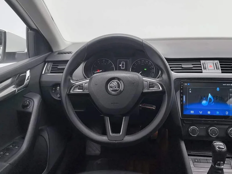 Volkswagen Octavia — фото 11