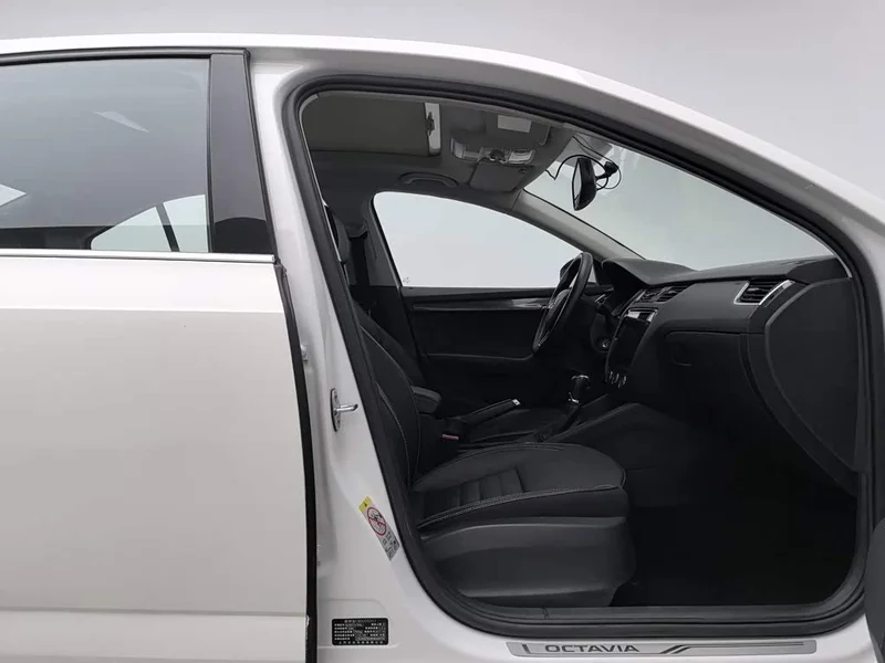 Volkswagen Octavia — фото 23
