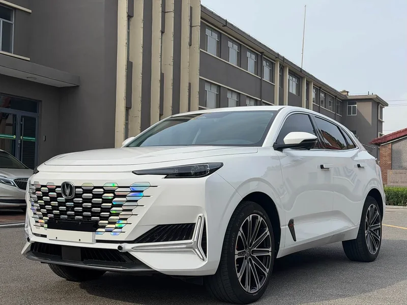 Changan UNI-K iDD — фото 1