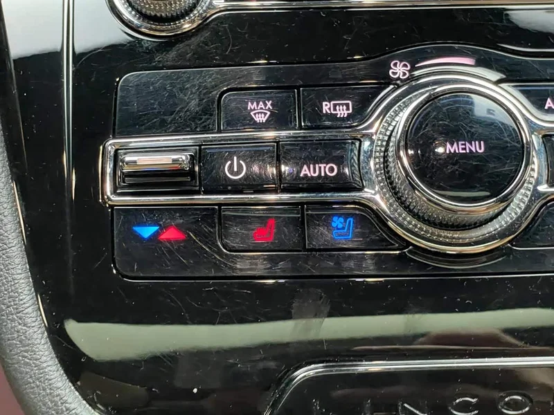 Jeep Renegade — фото 17