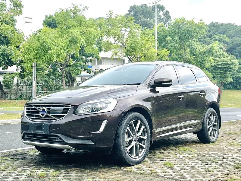 Volvo XC60 — фото 2