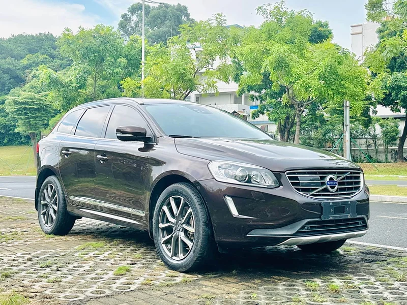 Volvo XC60 — фото 4