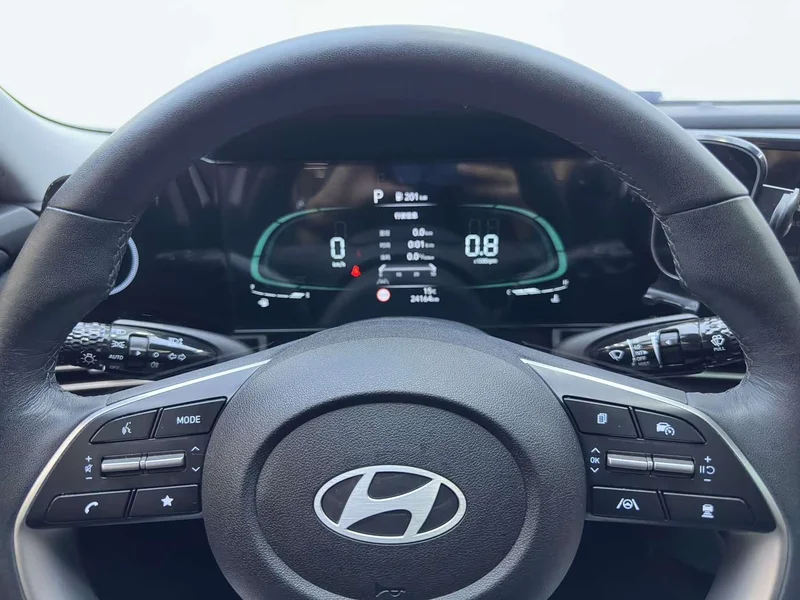 Hyundai Elantra — фото 11