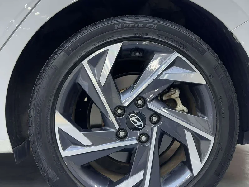 Hyundai Elantra — фото 16