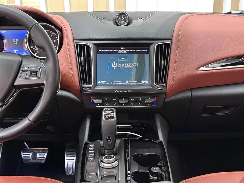 Maserati Levante — фото 15
