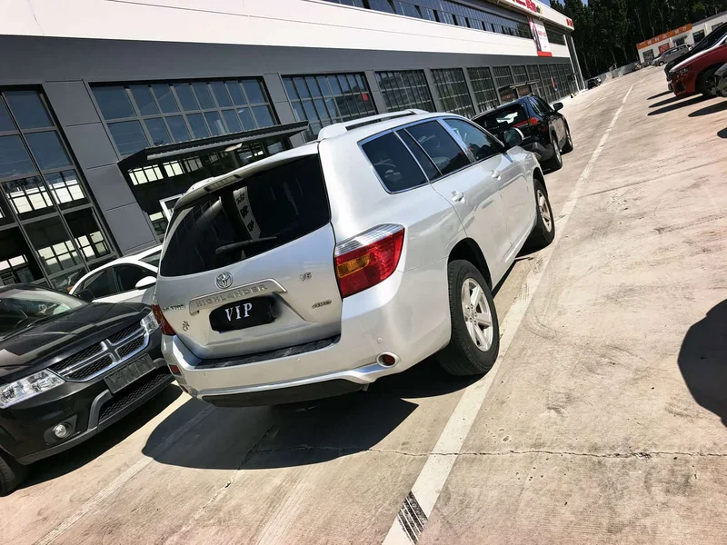 Toyota Highlander — фото 14