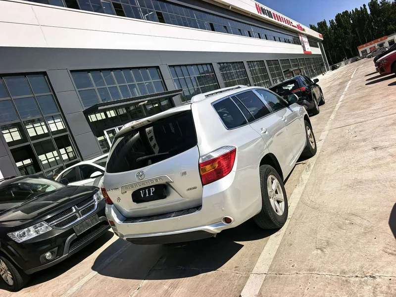 Toyota Highlander — фото 15
