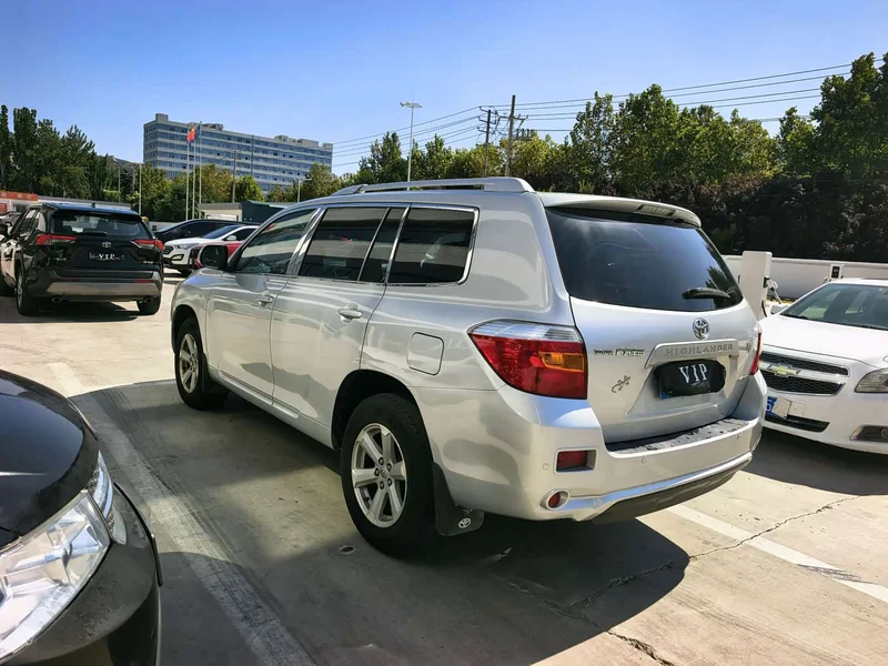 Toyota Highlander — фото 17