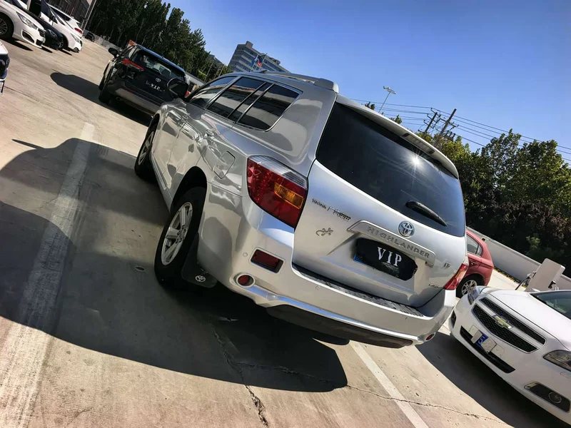 Toyota Highlander — фото 18