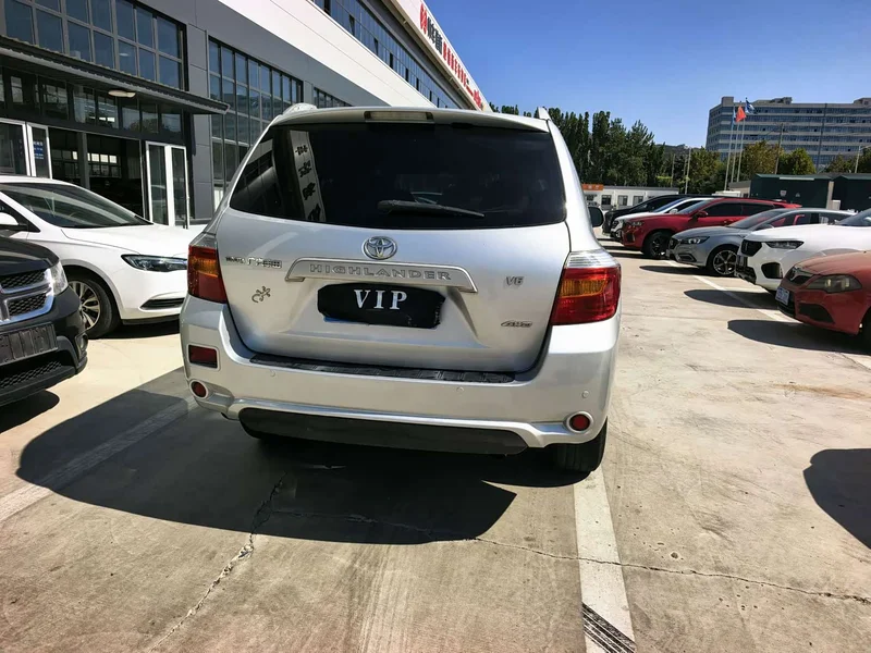 Toyota Highlander — фото 19