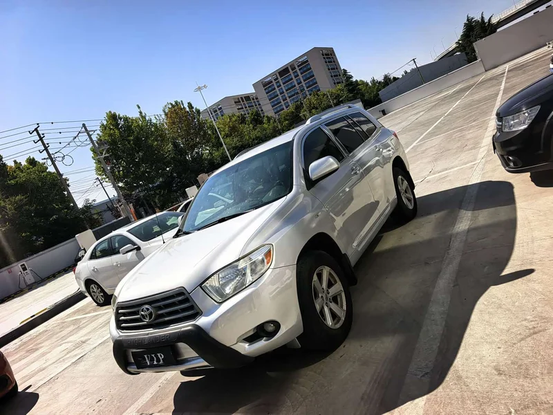 Toyota Highlander — фото 2