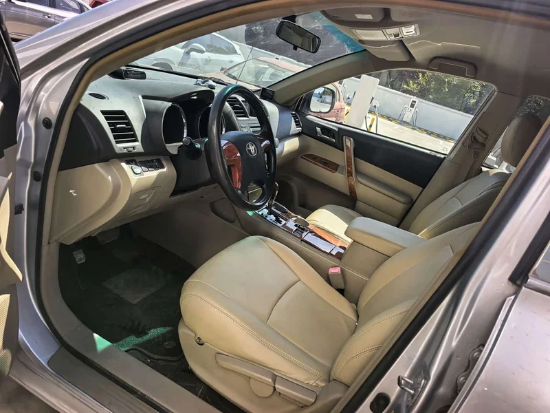 Toyota Highlander — фото 25