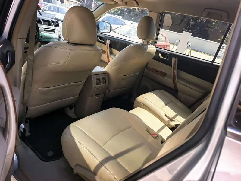 Toyota Highlander — фото 27