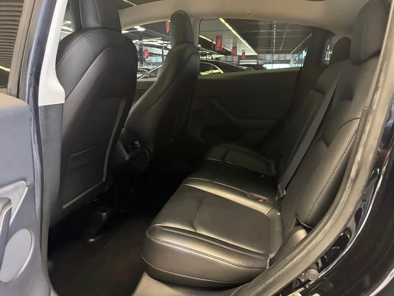 Tesla Model Y — фото 17