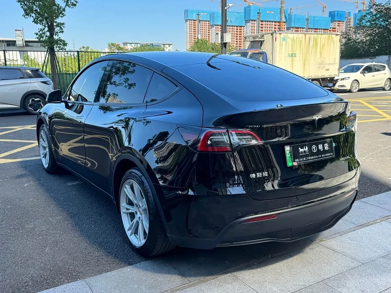 Tesla Model Y — фото 6
